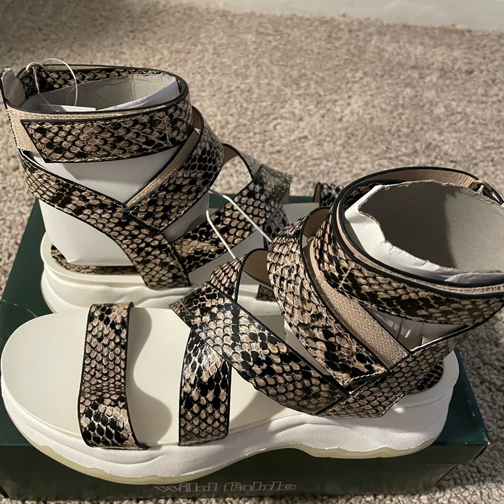 New sandals with tags
